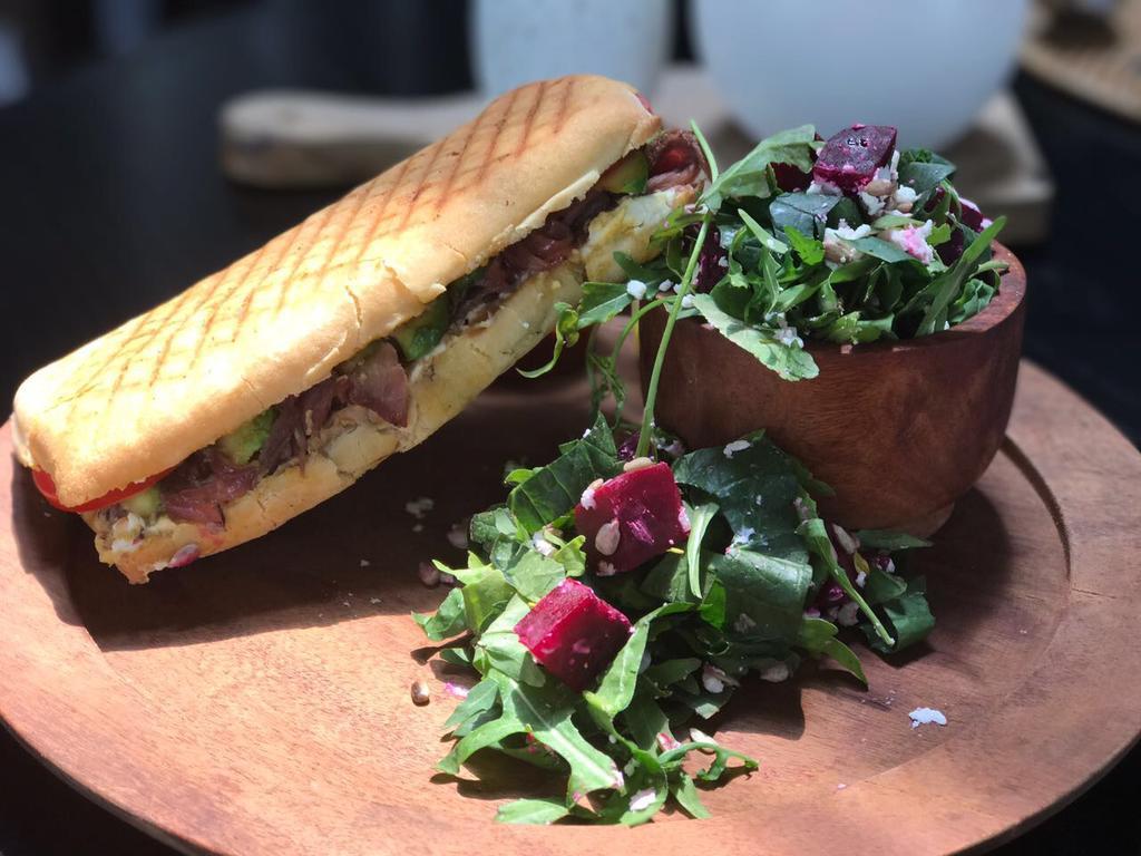 Suites Contempo México DF Exterior foto A vegan sandwich with a salad
