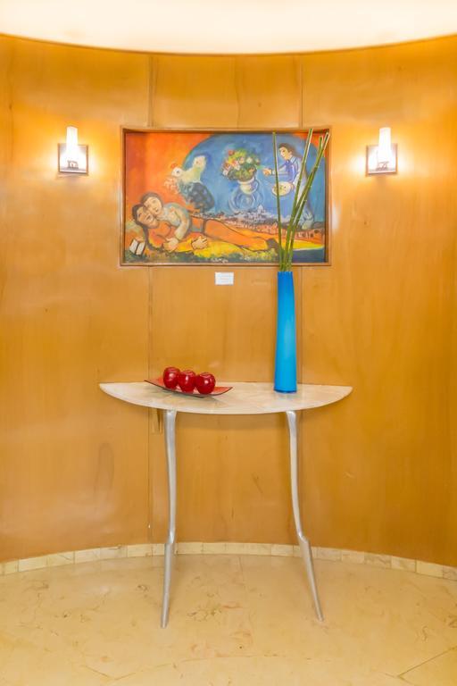 Suites Contempo México DF Exterior foto A console table